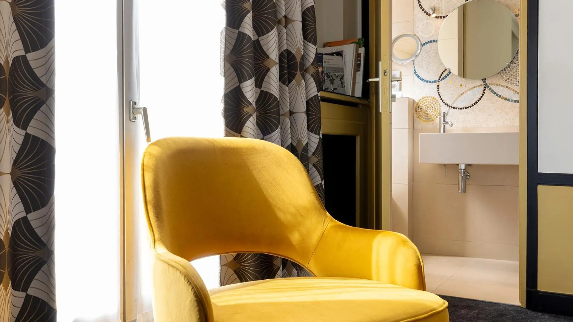 Hotel Aiglon Paris