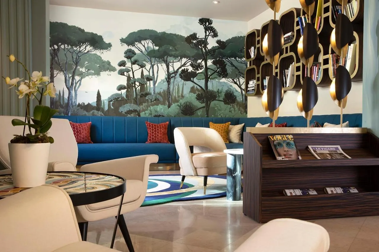 ****  Hotel Aiglon Paris France