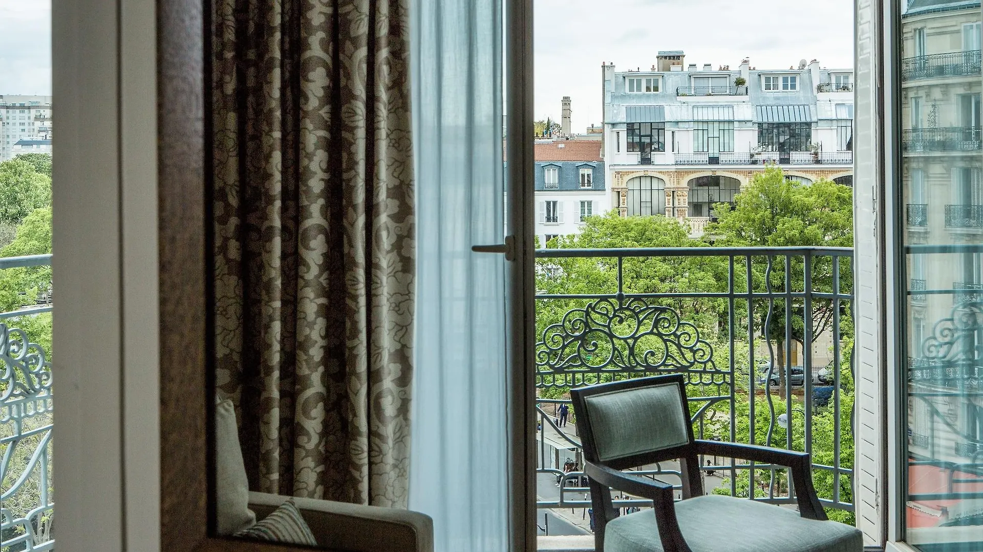 Hotel Aiglon Paris