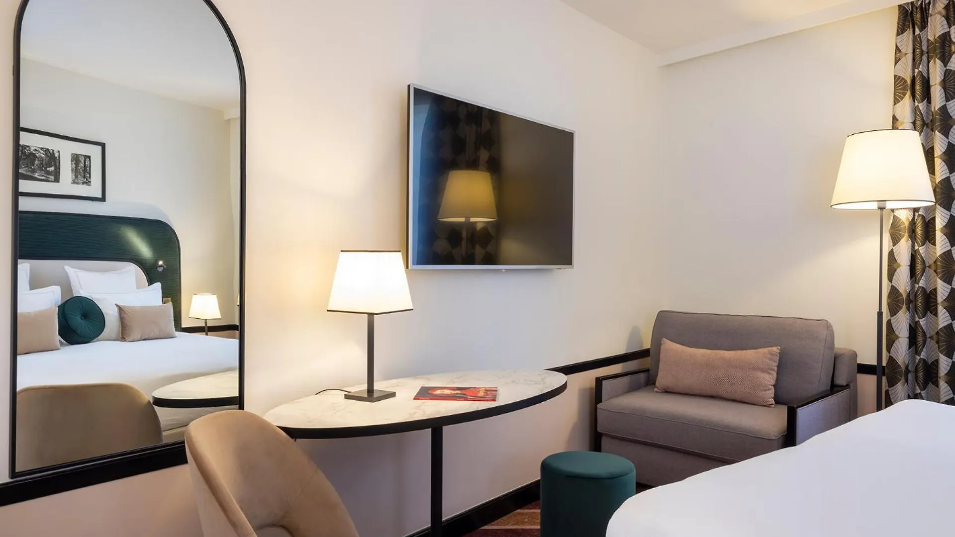 Hotel Aiglon Paris