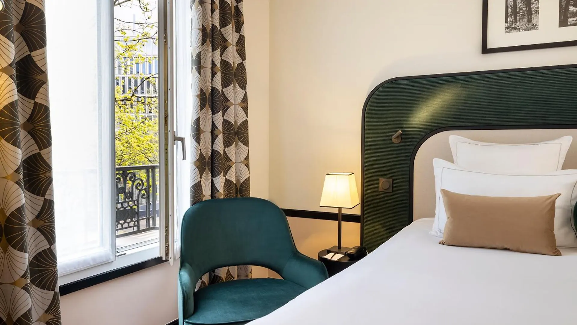Hotel Aiglon Paris