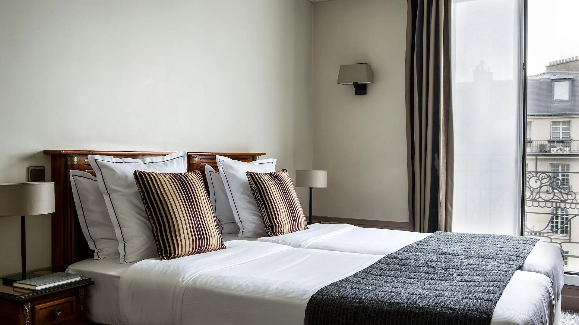 Hôtel Aiglon Paris Hotel